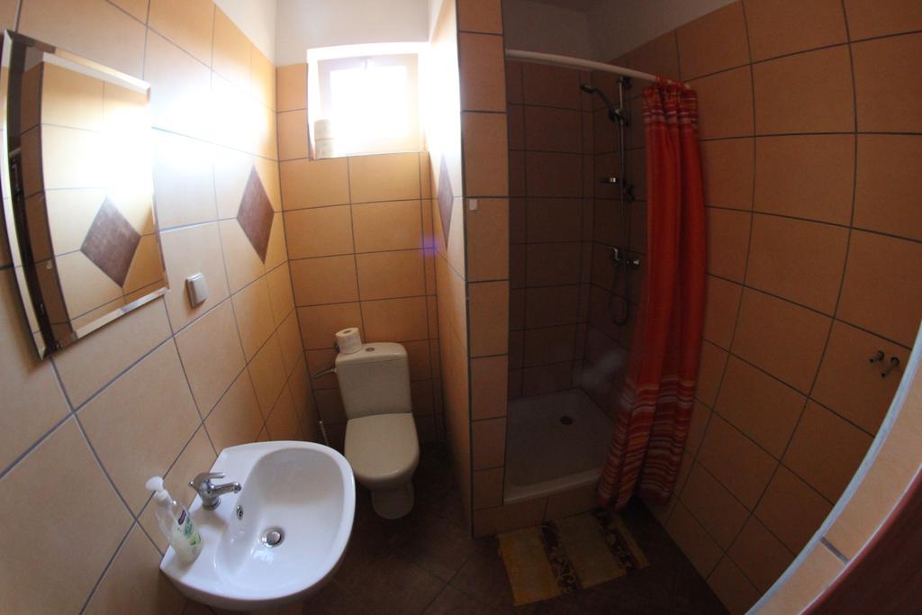 Rafaello Pokoje Goscinne Łagów Rum bild
